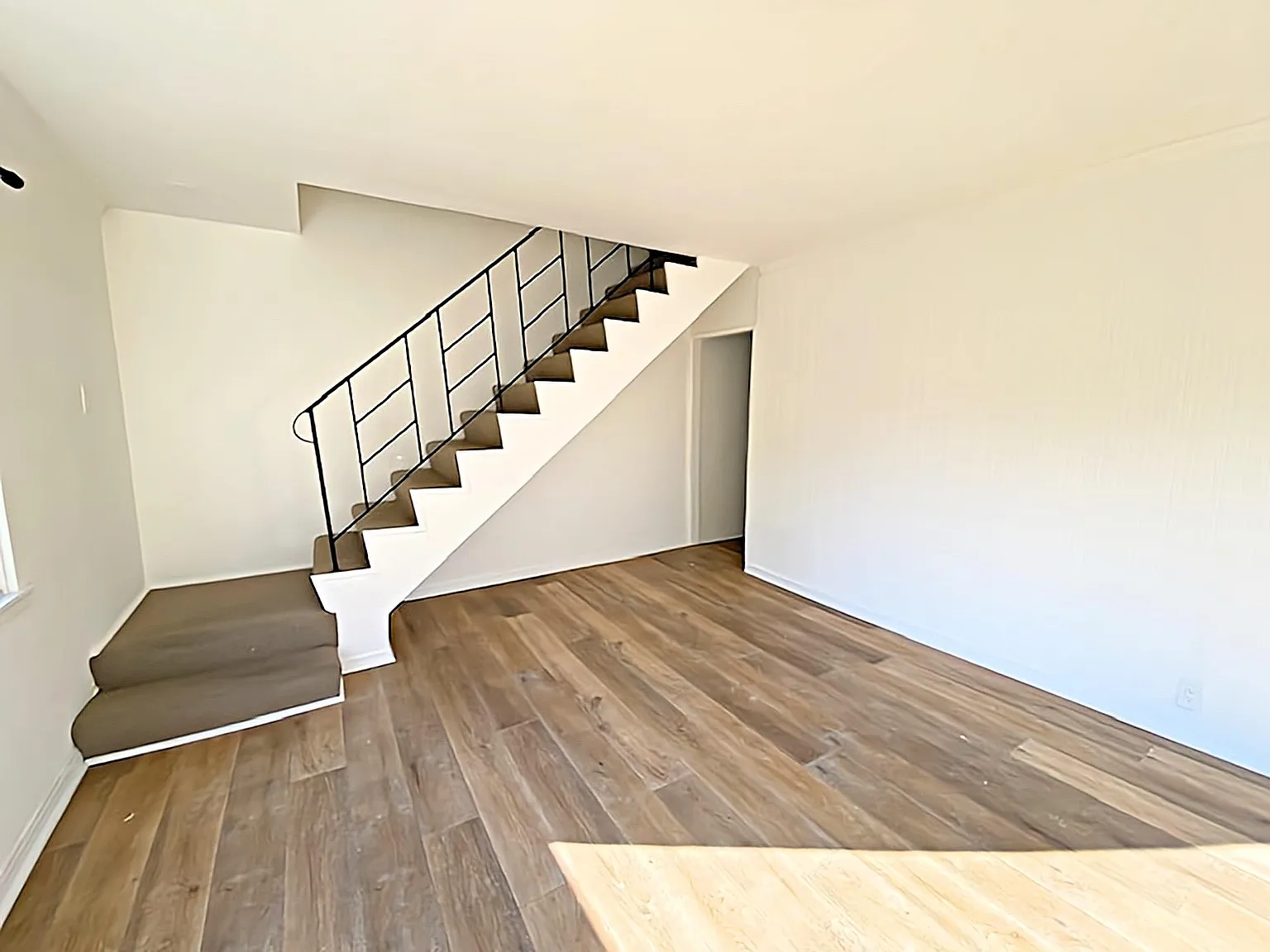3 bed, 1400 sqft, $2,795 — Photo 2