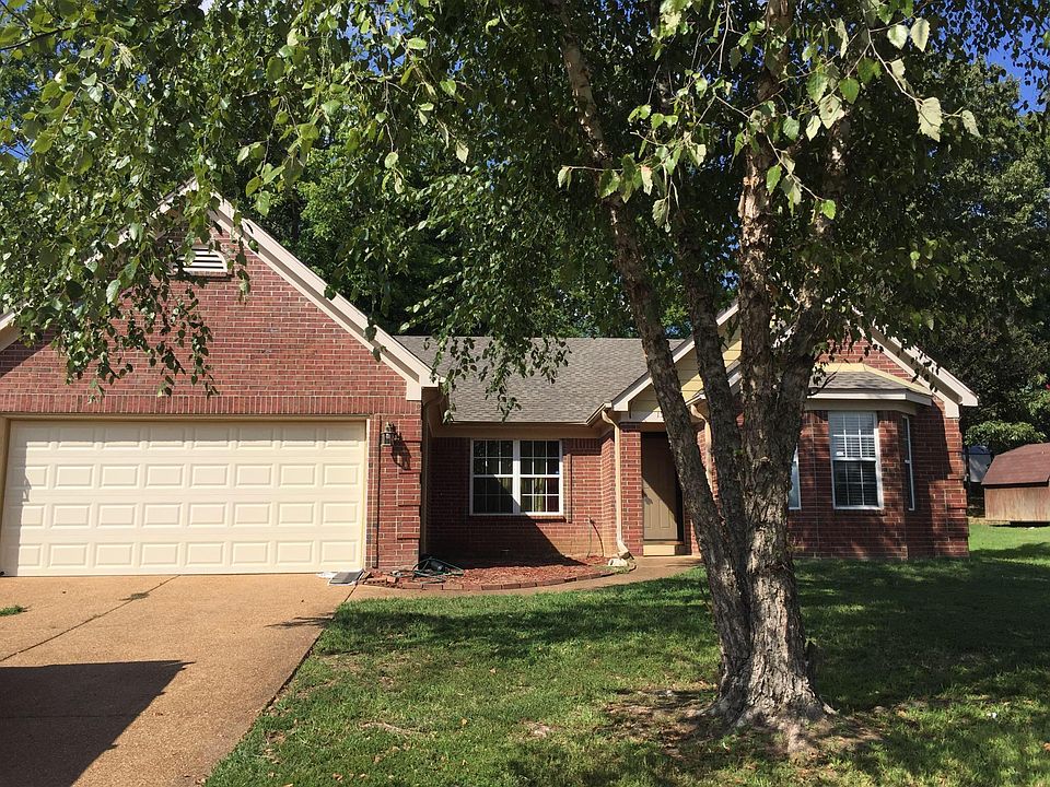 1st image of 155 Rolling Oaks Dr