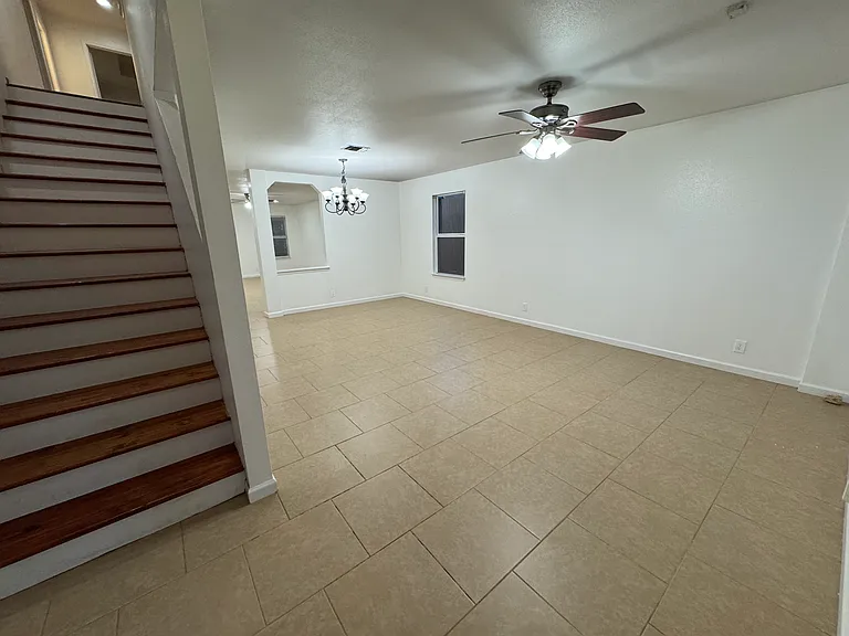 6230 Cypress Rose — Photo 2
