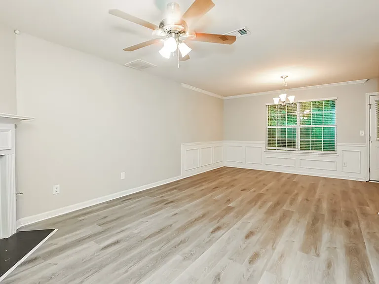 414 Hidden Creek Ct — Photo 5
