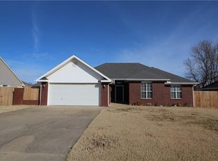 104 Elm St, Centerton, AR 72719