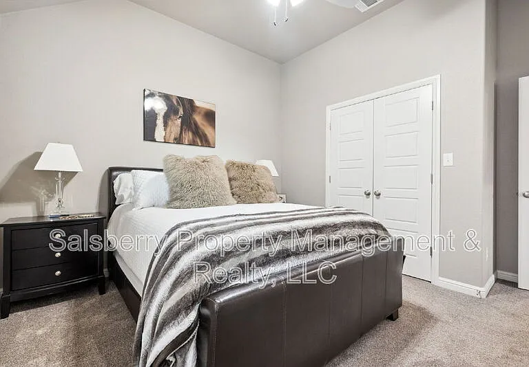 3310 Windcrest Dr — Photo 19
