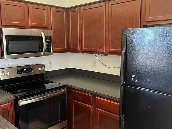 3rd image of 7620 Westwood Dr APT 219
