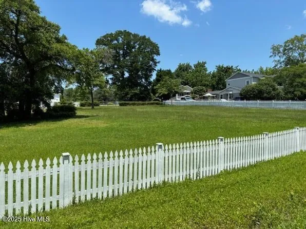 2028 Middle Sound Loop Road, Wilmington, NC 28411