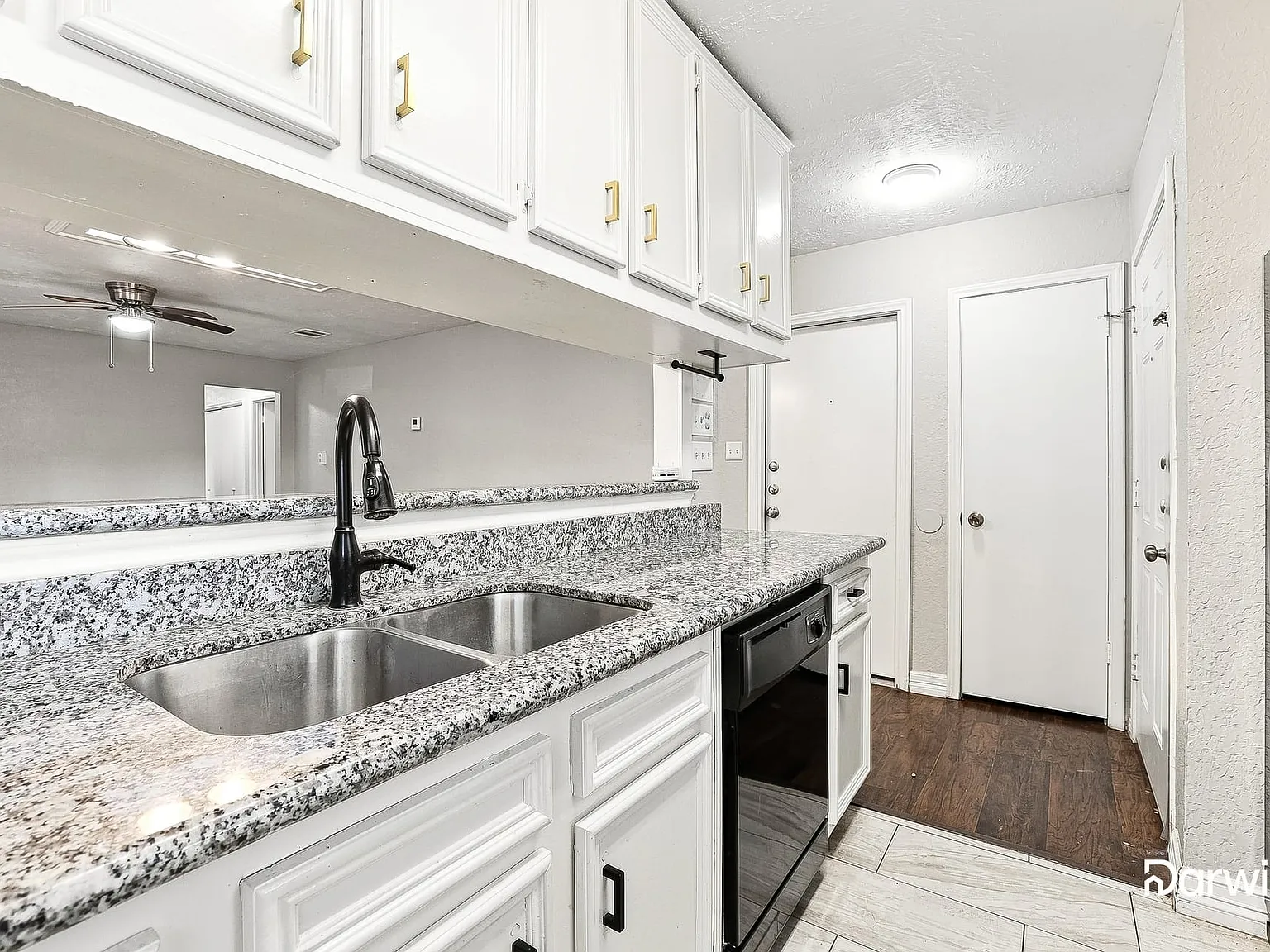 4 bed, 2.0 bath, 1444 sqft, $1,640 — Photo 3