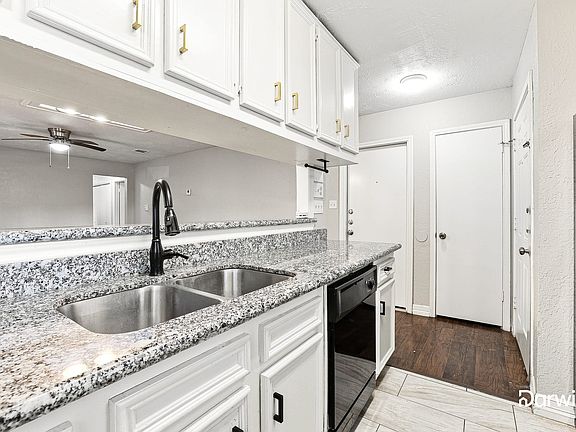 3rd image of 1379 Dell Dale St