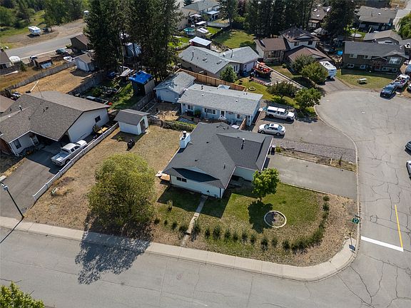 2nd image of 297 Chestnut Ct