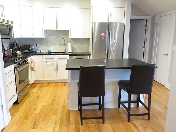 2nd image of 157 Hancock St Unit 11