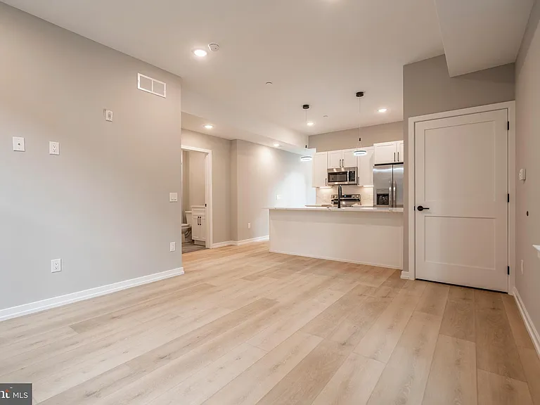 713 S Mildred St #2C — Photo 9