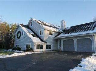 208 Corby Dr, North Prairie, WI 53153