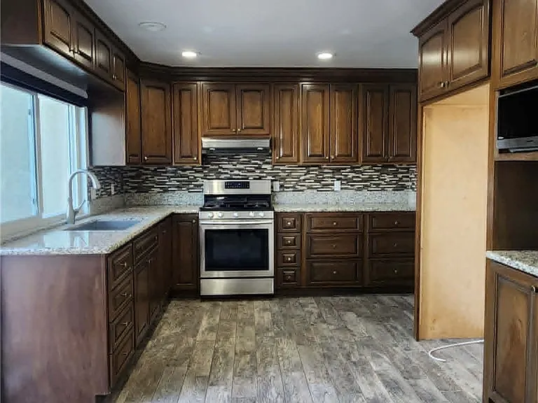 5 Dover — Photo 4