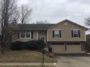 1130 SW Eastman Ct, Blue Springs, MO 64015
