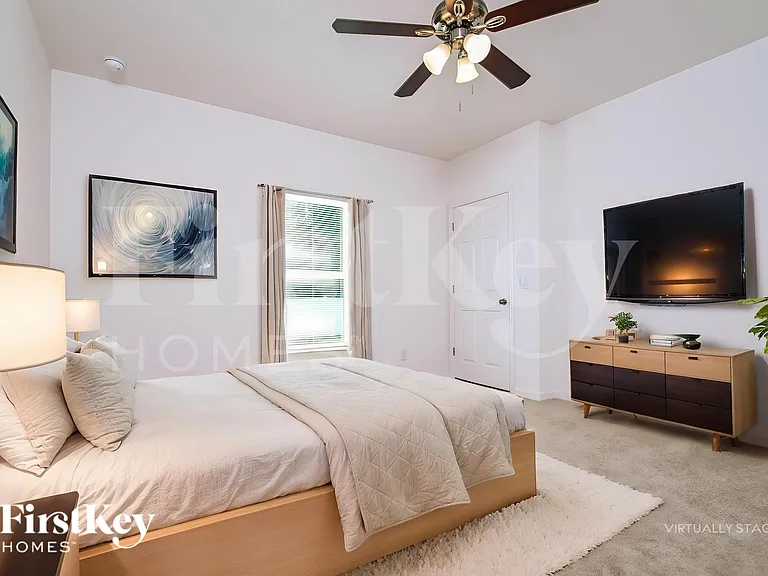900 Avenal Ln — Photo 11