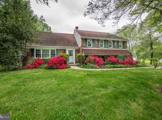 569 Park Ridge Dr, Wayne, PA 19087