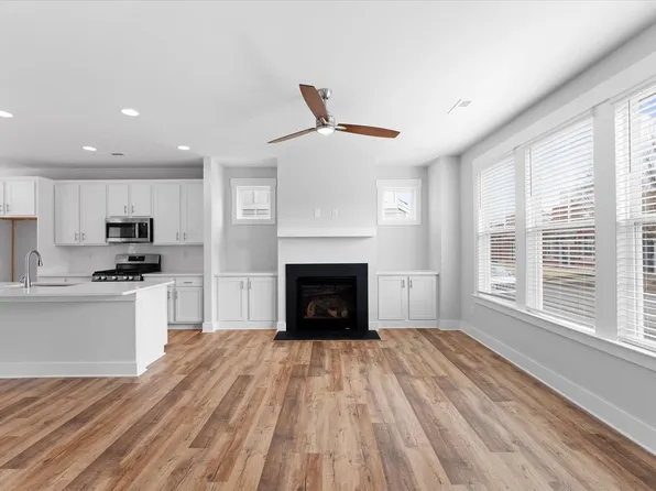 628 Amalfi Dr, Davidson, NC 28036