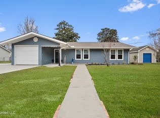 254 Pine Ridge Dr, Waveland, MS 39576