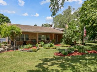 2401 Rohlwing Rd, Rolling Meadows, IL 60008