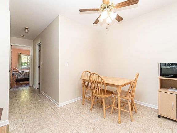 4th image of 1108 Cove Dr #218-D