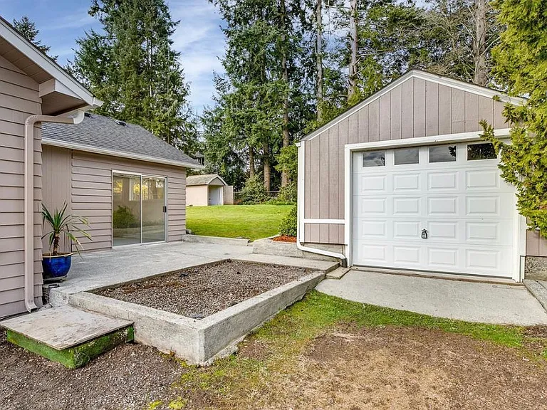 6030 Dexter Ave — Photo 8