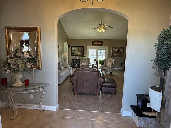 3rd image of 203 McKenzi Park Dr