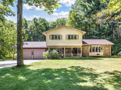 305 Huntington Rd, Houghton Lake, MI, 48629