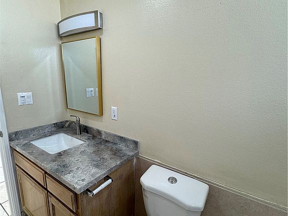 4th image of 3538A W 108th St #A
