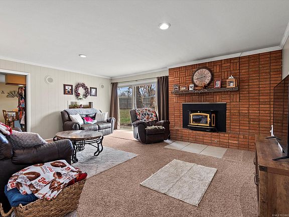 5th image of 1308 Hillsdale Dr
