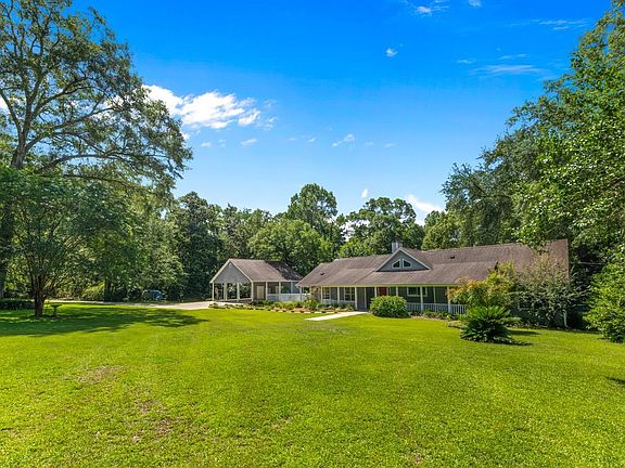 3rd image of 173 Beaver Creek Rd