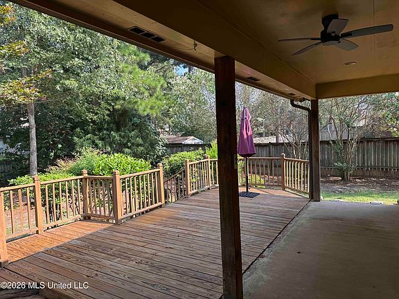 4th image of 103 Red Oak Ct