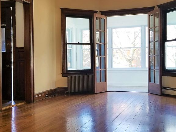 2nd image of 179 Norwood Ave Lowr #
