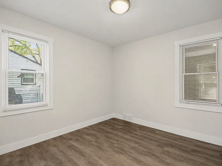 27157 Lucerne Dr — Photo 17