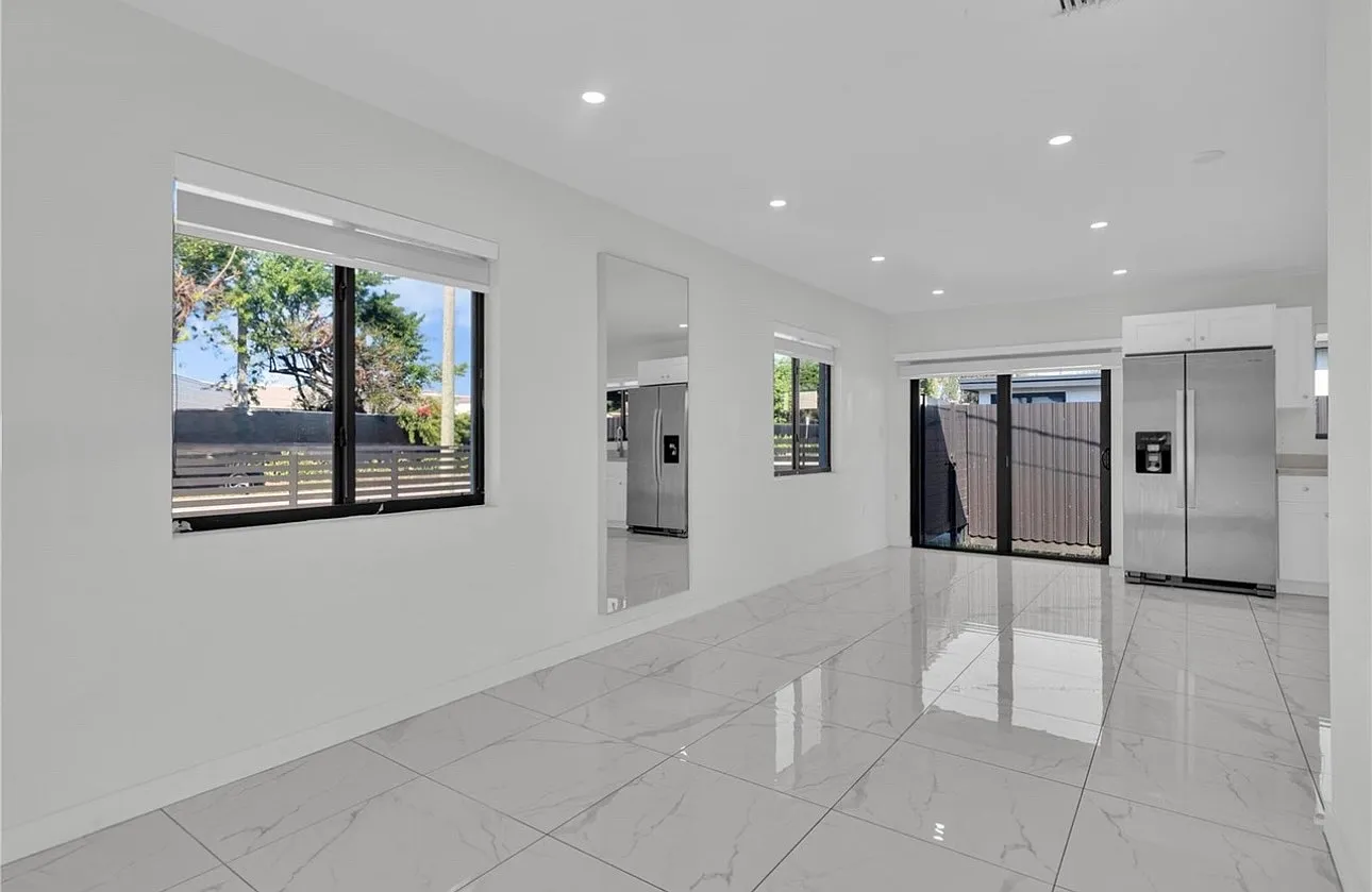 3 bed, 2000 sqft, $3,500 — Photo 2