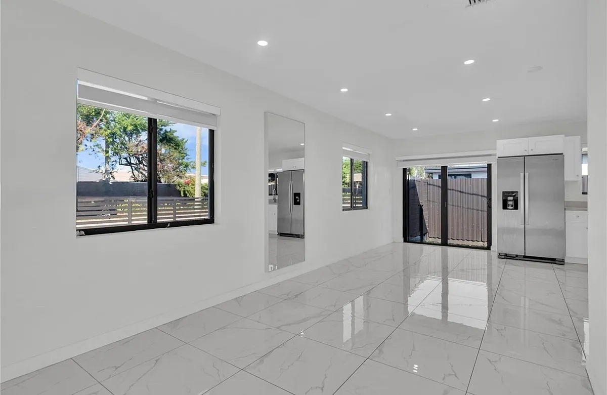 Building Photo - 2490 NW 44th St #2490