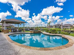 618 Amalfi Dr, Kemah, TX 77565