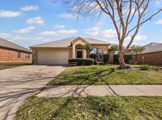 908 Sycamore St, Burleson, TX 76028