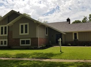 1903 Gatemont Dr, Chesterfield, MO 63017
