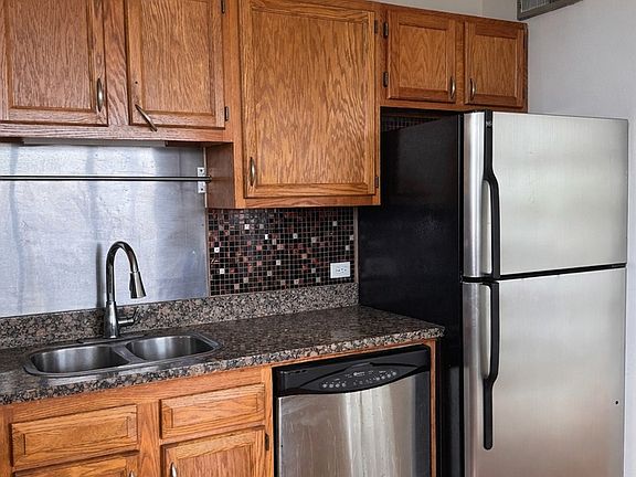 2nd image of 2901 S Michigan Ave APT 1610