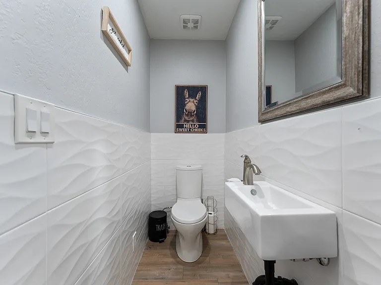 14816 Denton Ave — Photo 8