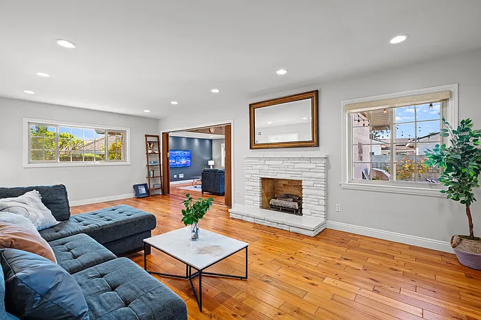 135 Underhill Dr — Photo 32