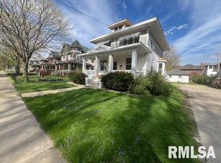 527 N Broad St, Galesburg, IL 61401