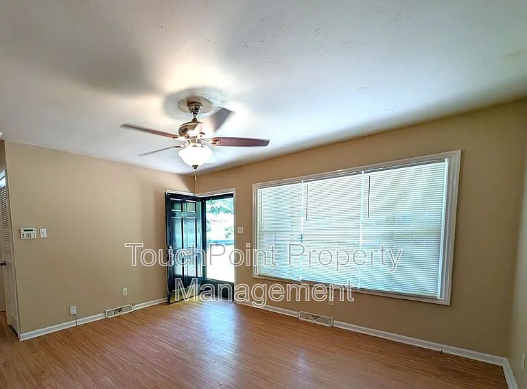 1000 Claremont Rd — Photo 3