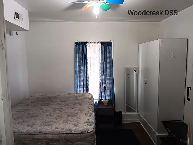 914 Woodcreek Dr — Photo 7