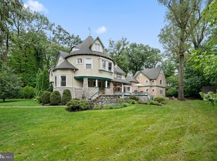 425 Chestnut Ln, Wayne, PA 19087