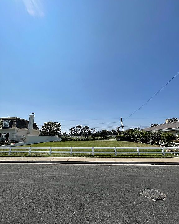 1st image of 2821 Lorencita Dr