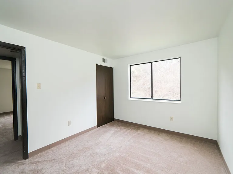 Sylvan Ridge Apartments — Photo 10