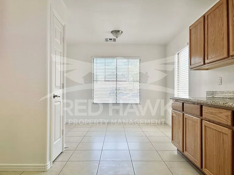 3106 S 100th Ln — Photo 6