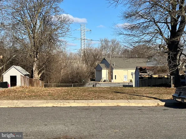 4218-4220 W 7th St, Marcus Hook, PA 19061