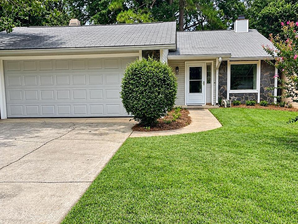 1st image of 121 Pleasant Hill Ct