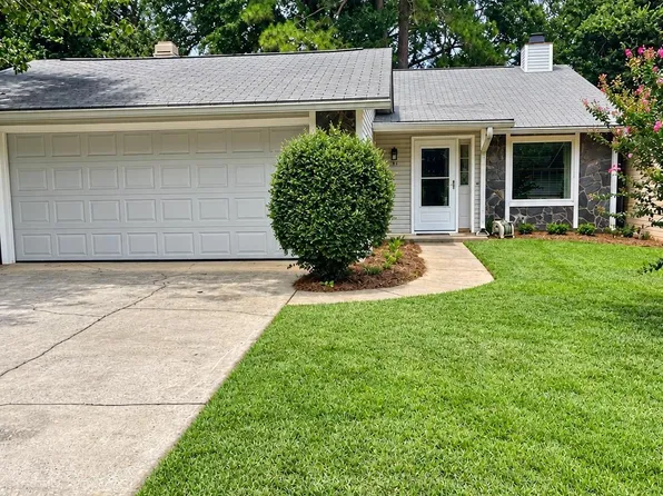 121 Pleasant Hill Ct, Warner Robins, GA 31088