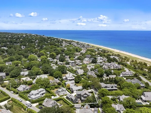 21 McKinley Ave, Nantucket, MA 02554